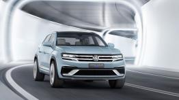 Volkswagen Cross Coupe GTE Concept (2015) - widok z przodu