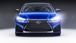 Lexus GS F (2016) - przód - reflektory włączone