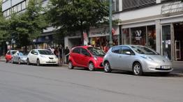 Nissan Leaf Hatchback 5d 109KM - galeria redakcyjna (2) - prawy bok