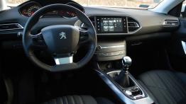 Peugeot 308 II Hatchback 1.6 THP - galeria redakcyjna - pełny panel przedni