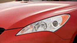 Hyundai Genesis Coupe - lewy przedni reflektor - wyłączony