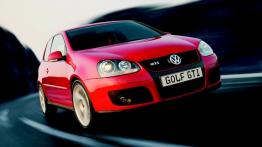 Volkswagen Golf V GTI - widok z przodu