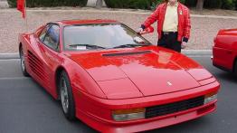 Ferrari Testarossa - widok z przodu