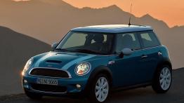 Mini Cooper S 2007 - widok z przodu