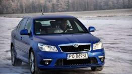 Jak opanować 200 koni na śniegu? - Skoda Octavia