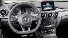 Mercedes B 250 4MATIC (W 246) Facelifting - kokpit