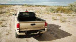 Toyota Tacoma II Facelifting TRD Off-Road Access Cab (2016) - widok z tyłu