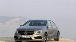 Mercedes A 200 (W176) 2012 - widok z przodu