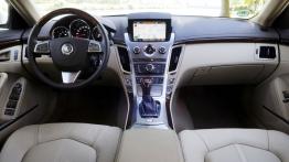Cadillac CTS Kombi - pełny panel przedni