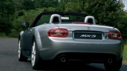 Mazda MX5 Soft Top - widok z tyłu