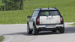 Mini Clubman Cooper Facelifting - widok z tyłu