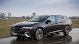 Opel Insignia GSi – co zmieniło się wraz z nazwą sportowej wersji?