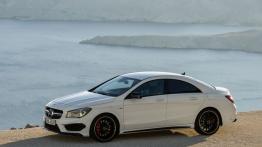 Mercedes CLA 45 AMG (2014) - lewy bok