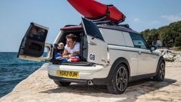 Mini Clubvan Camper (2013) - tył - bagażnik otwarty