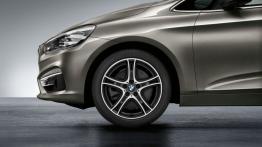 BMW serii 2 Active Tourer (2014) - lewe przednie nadkole