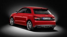 Audi S1 (2014) - tył - reflektory włączone