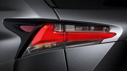 Lexus NX 200t (2014) - lewy tylny reflektor - włączony