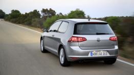 Volkswagen Golf VII Hatchback 3d TSI - widok z tyłu