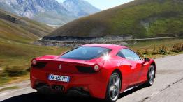 Ferrari 458 Italia - widok z tyłu