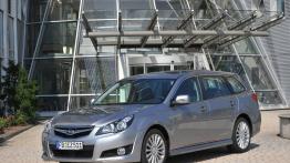 Subaru Legacy Kombi 2010 - widok z przodu