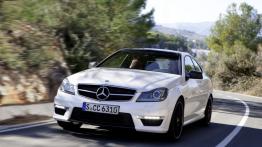 Mercedes C63 AMG Coupe 2012 - widok z przodu