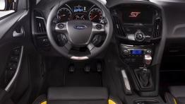 Ford Focus III ST hatchback - kokpit