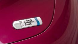 Toyota NS4 Plug-in Hybrid Concept - emblemat