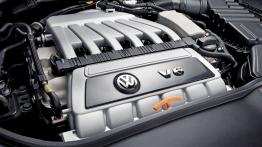 Volkswagen Golf V R32 - silnik