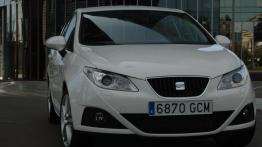 Seat Ibiza 2008 - przód - reflektory wyłączone