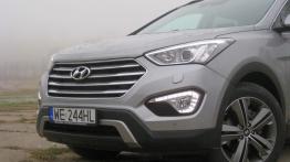 Hyundai Grand Santa Fe 2.2 CRDi 197 KM (2015) - galeria redakcyjna - widok z przodu