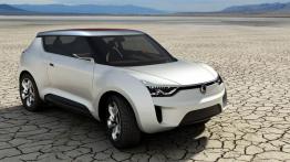 SsangYong XIV-2 Cabrio Concept - widok z przodu