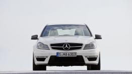 Mercedes C63 AMG 2012 sedan - przód - reflektory wyłączone