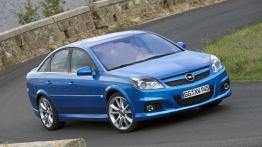 Opel Vectra OPC - widok z przodu