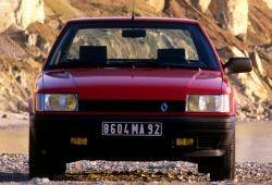 Renault 21 Kombi 2.2 i 107KM 79kW 1983-1993