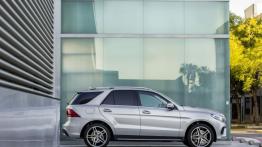 Mercedes GLE 500 e 4MATIC (W 166) 2016 - prawy bok