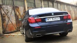 BMW Seria 7 F01 Facelifting 750d - galeria redakcyjna - widok z tyłu