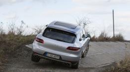 Porsche Macan S Diesel (2014) - widok z tyłu