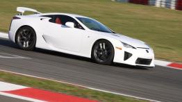 Lexus LFA - prawy bok