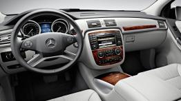Mercedes Klasa R 2010 - pełny panel przedni