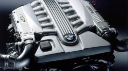 BMW Seria 7 E66 - silnik