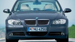 BMW Seria 3 E90 - widok z przodu