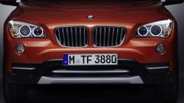 BMW X1 Facelifting - przód - inne ujęcie