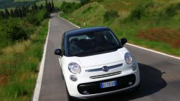 Fiat 500L - widok z przodu