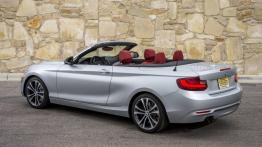 BMW 228i Cabrio (2015) - wersja amerykańska - widok z tyłu