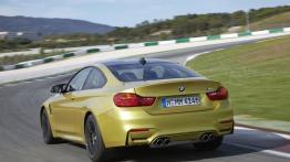 BMW M4 F82 Coupe (2014) - widok z tyłu