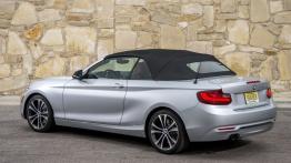 BMW 228i Cabrio (2015) - wersja amerykańska - widok z tyłu