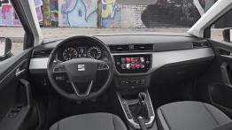 Seat Arona (2017) - kokpit