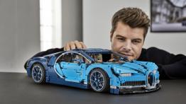 LEGO® TECHNIC™ BUGATTI CHIRON  - połączenie sztuki, inżynierii i klocków