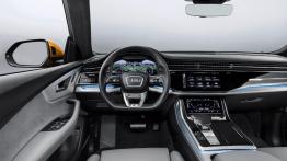 Audi Q8 (2018) - widok ogólny wnętrza z przodu