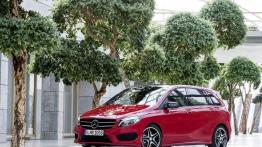 Mercedes B 250 4MATIC (W 246) Facelifting - lewy bok